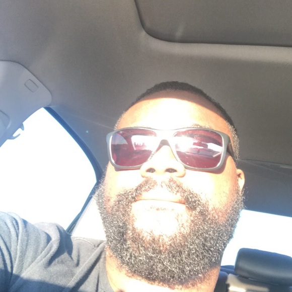 Meet your Posher, Emmanuel - Picture 1 of 1